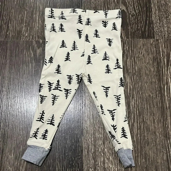 Burt’s Bees baby pajamas 12 months - Picture 4 of 5